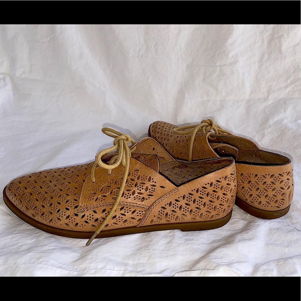 Lucky Brand Tan Oxfords